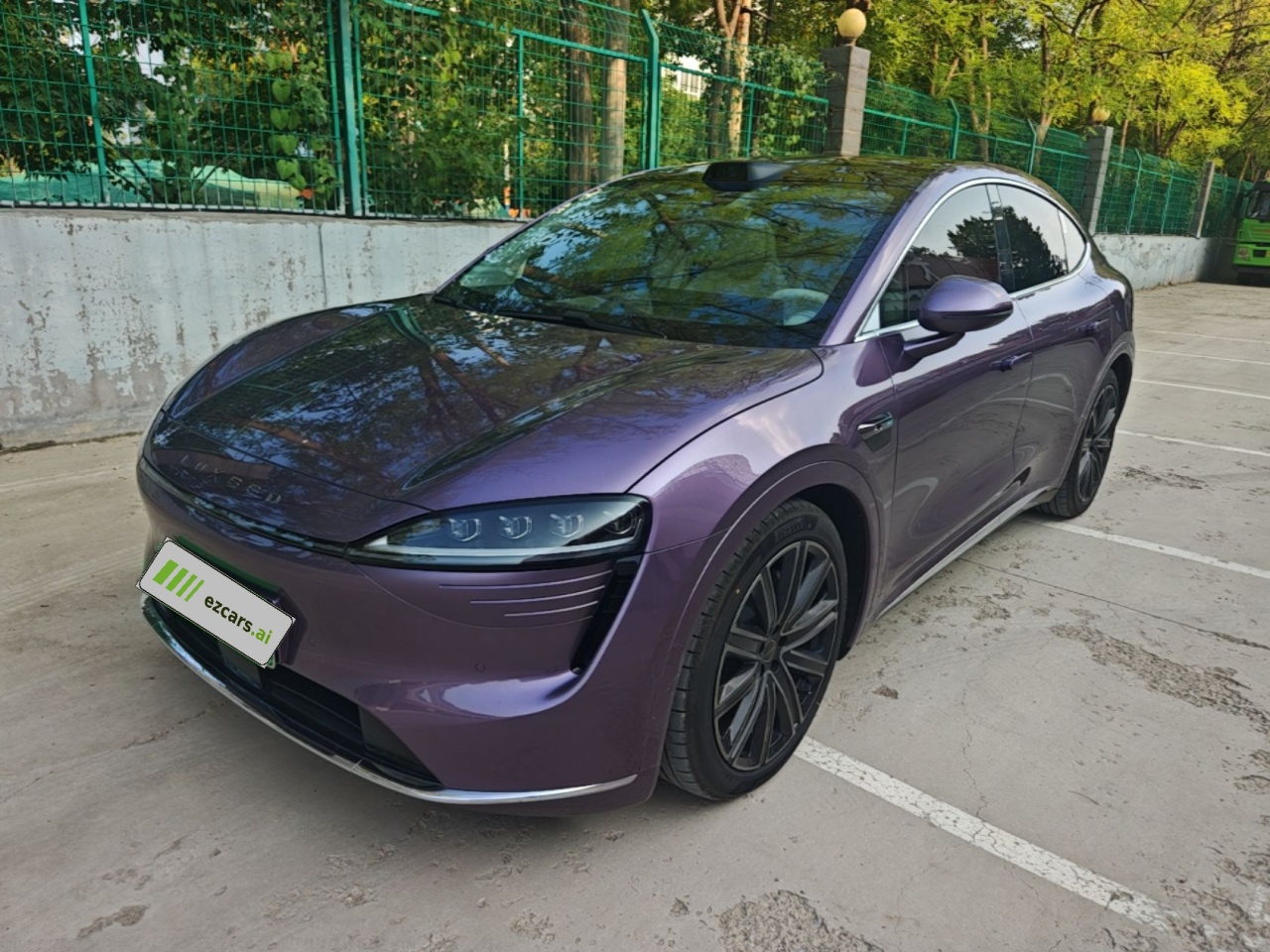 HIMA Luxeed R7 2024 EV 667km Max