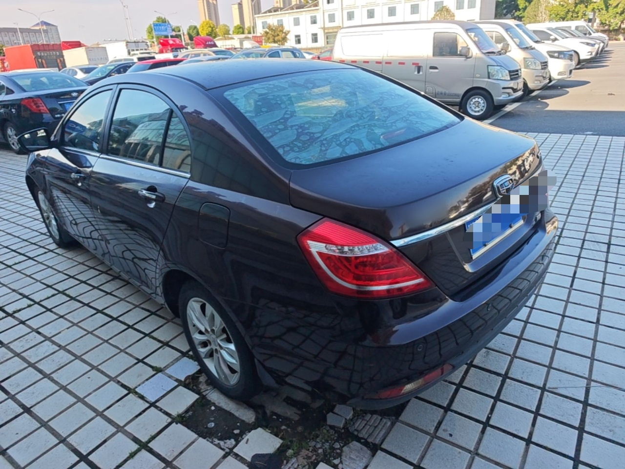 Emgrand 2015 Sedan 1.5L MT photo 4