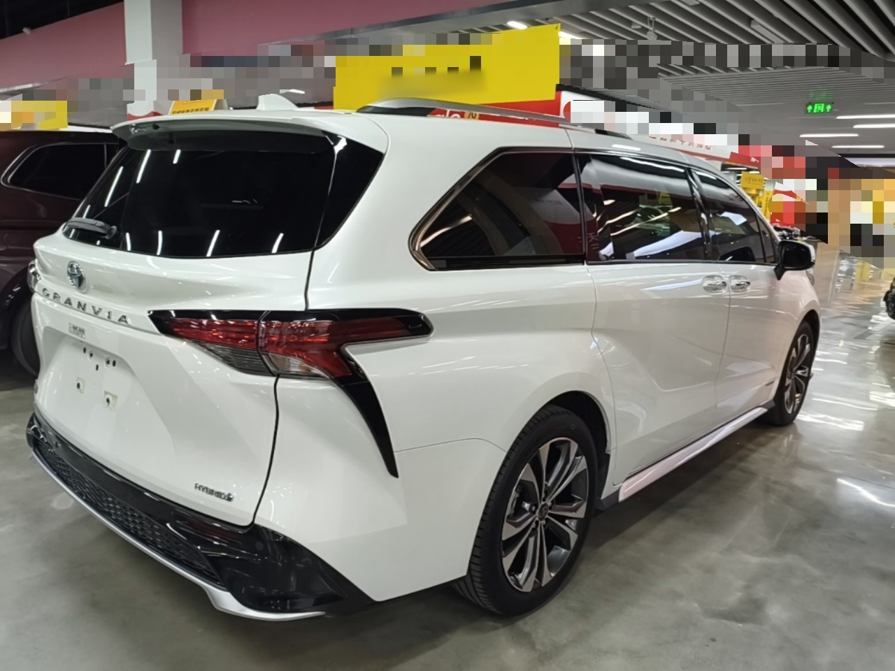 Granvia 2023 2.5L Hybrid Premium PLUS photo 4
