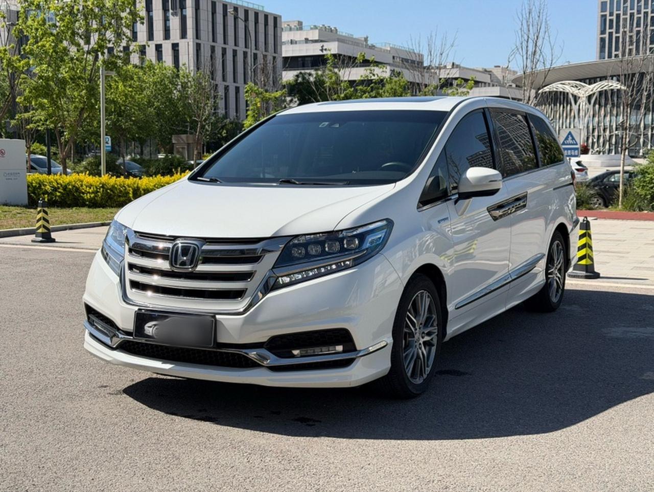 Elysion 2019 2.0L Hybrid Comfort
