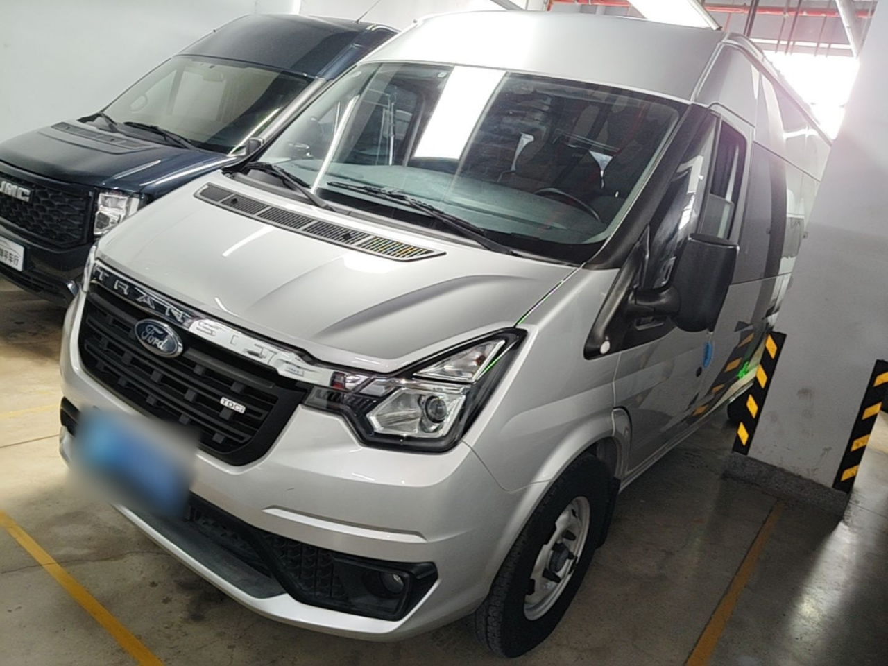 Transit 2021 2.2T AT Pro Long Wheelbase 7-Seater China VI