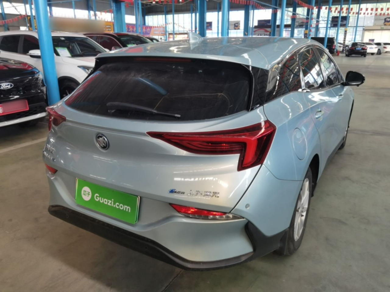 6 2022 PHEV Fashion photo 4