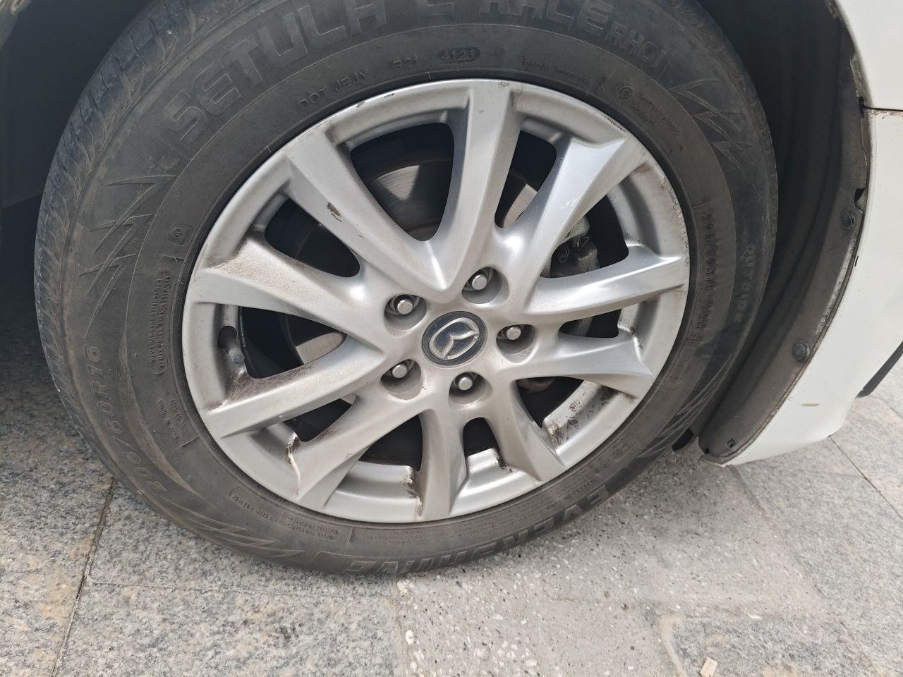 3 Axela 2016 Sedan 1.5L AT Luxury photo 2