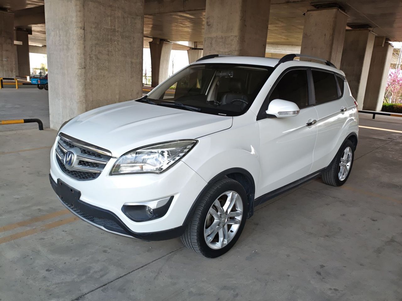 CS35 2015 1.6L AT Luxury China V