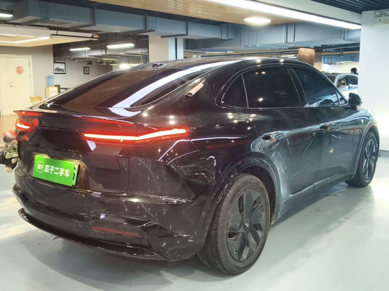L60 2024 60kWh RWD photo 4