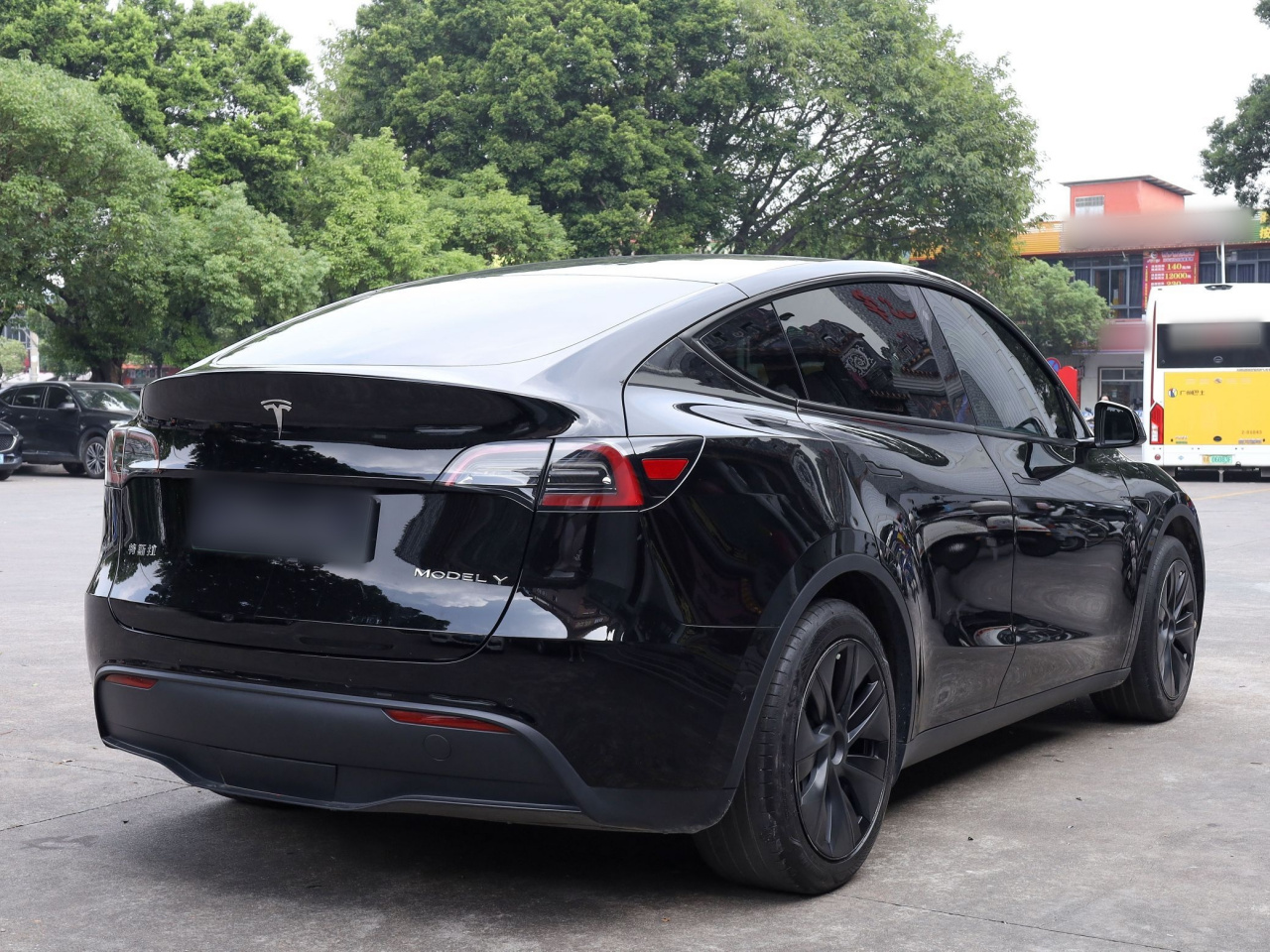 Model Y 2023 RWD photo 4