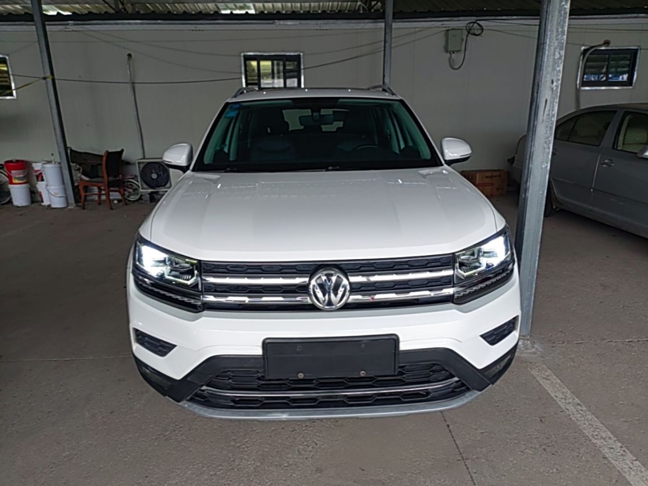 Tharu 2020 330TSI AWD Luxury China VI photo 2