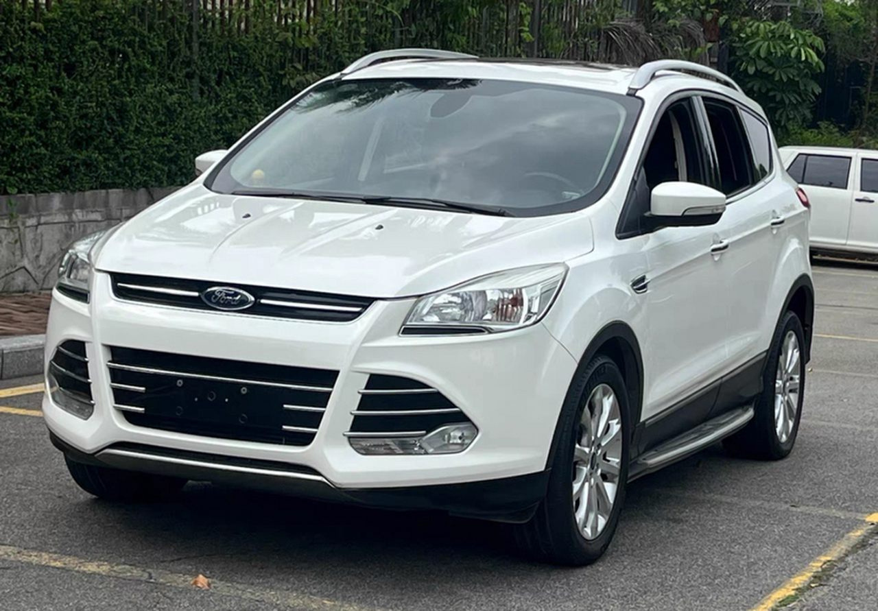 Kuga 2015 2.0L GTDi AWD Elite