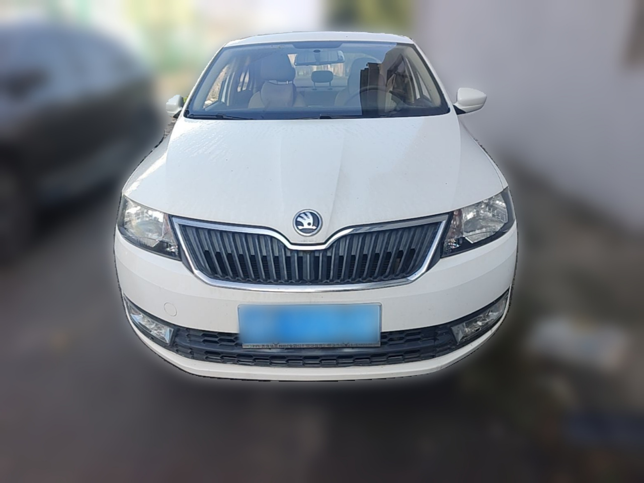 Rapid 2015 1.6L MT photo 2