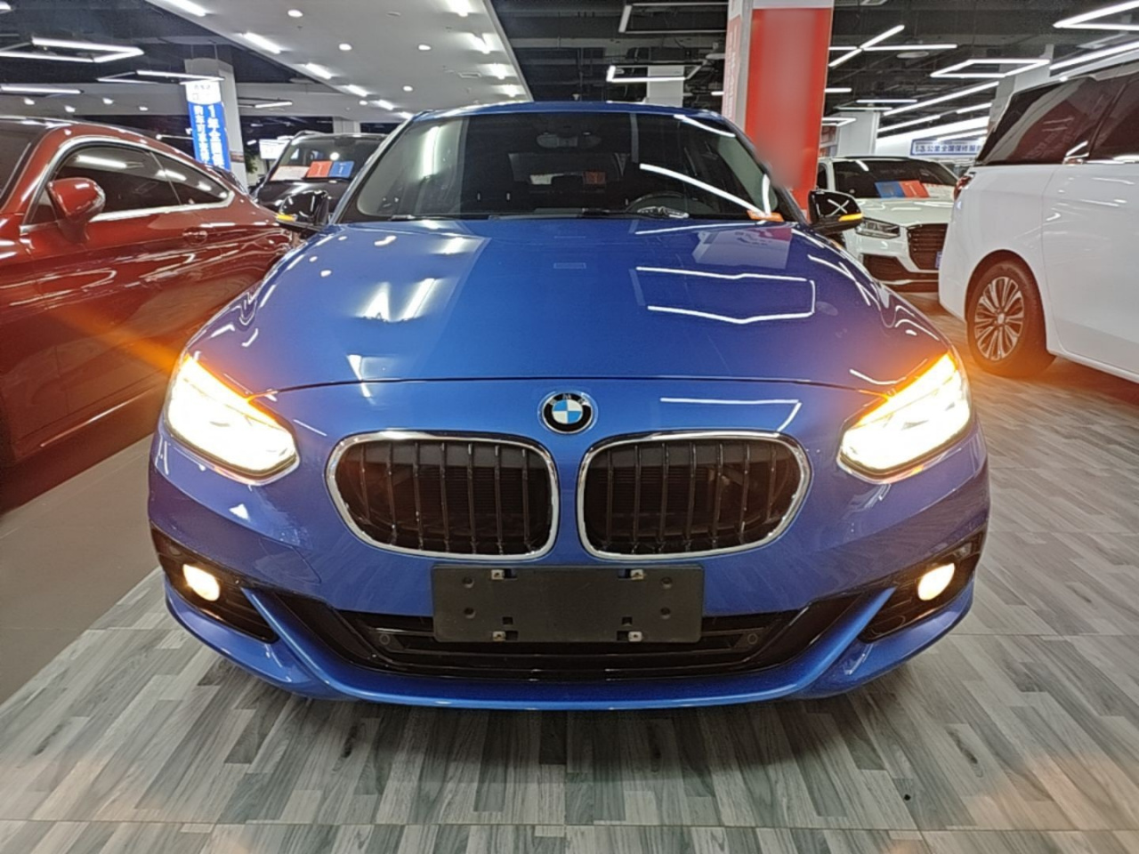 1 Series 2018 118i Sport photo 2