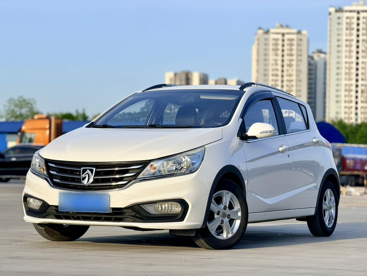 310 2016 1.2L MT Luxury