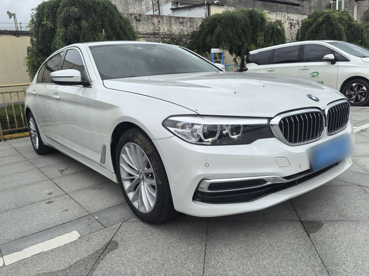 5 Series 2020 525Li Luxury photo 4