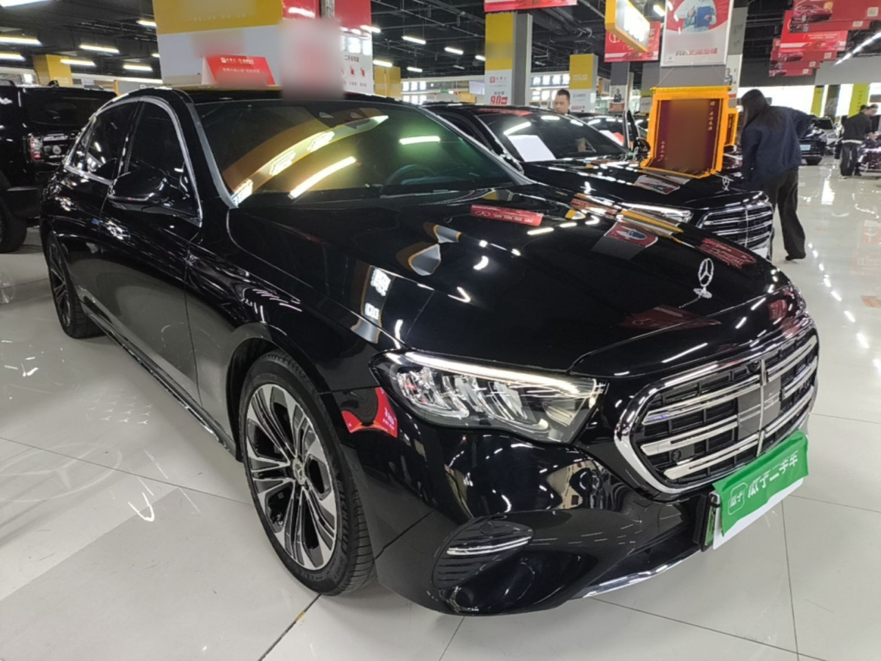 E-Class EV 2024 E 350 e L PHEV photo 3