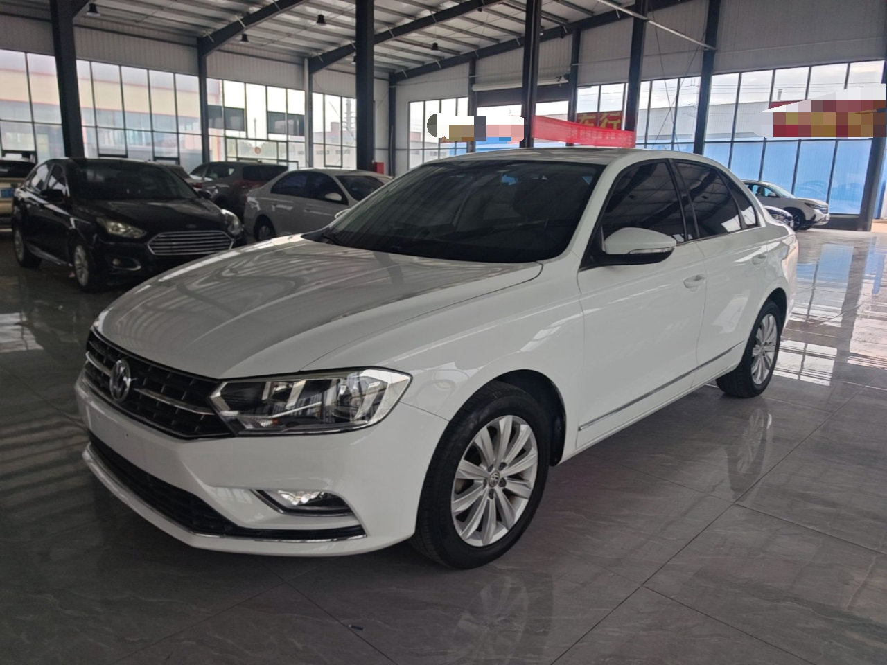 Bora 2017 1.6L AT Comfort