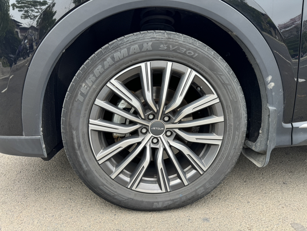 X70 PLUS 2023 1.6T DCT 5-Seater photo 4
