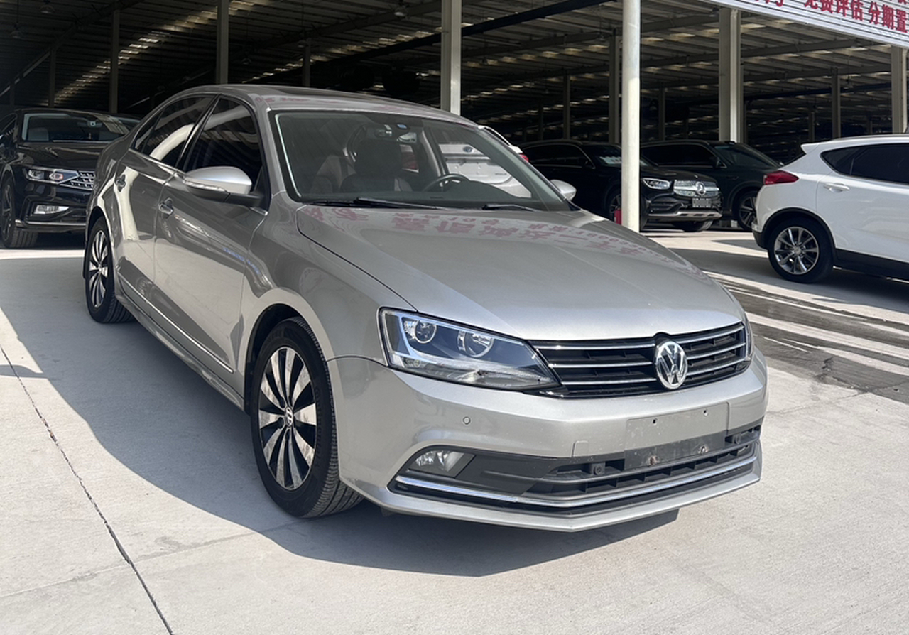 Sagitar 2015 230TSI AT Luxury photo 3
