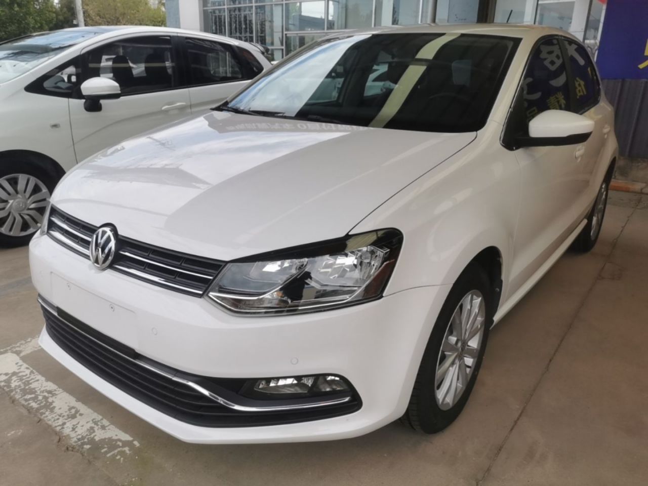Polo 2016 1.6L AT Luxury
