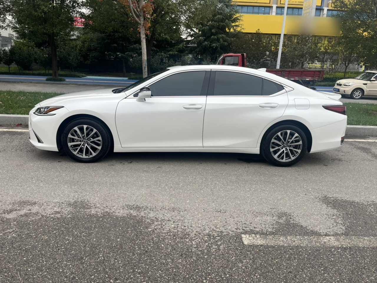 ES 2022 300h Excellence photo 5