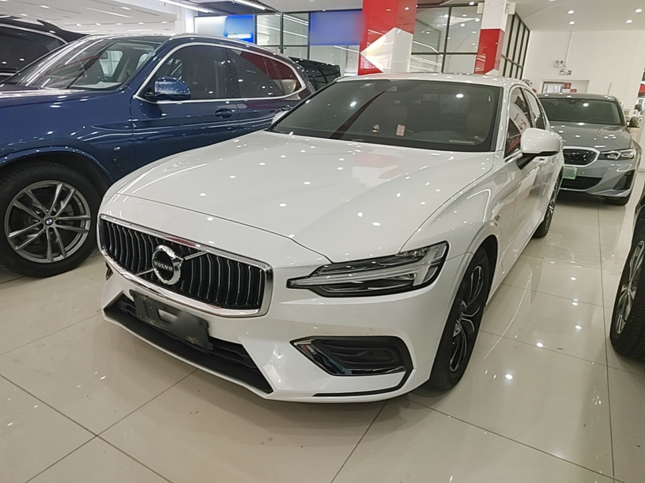 S60 2022 B4 Luxury