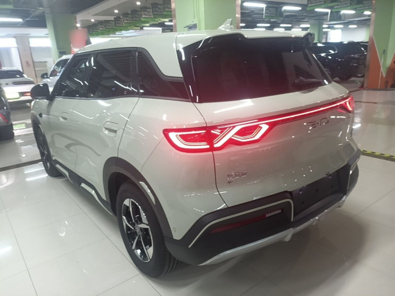 Yuan UP 2025 ADAS 401KM Leading photo 4