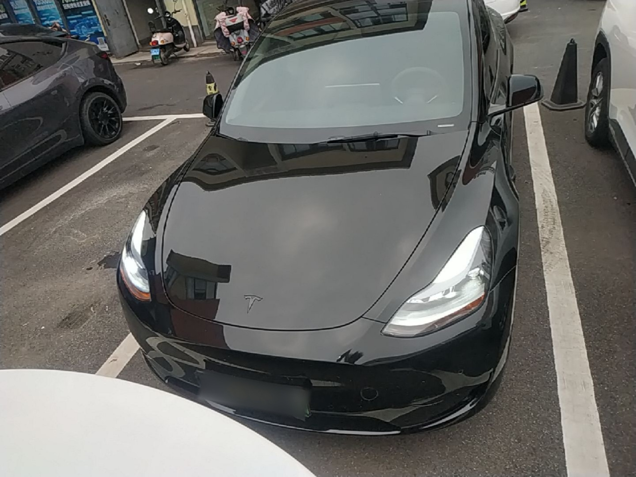 Model Y 2022 Facelift RWD photo 2
