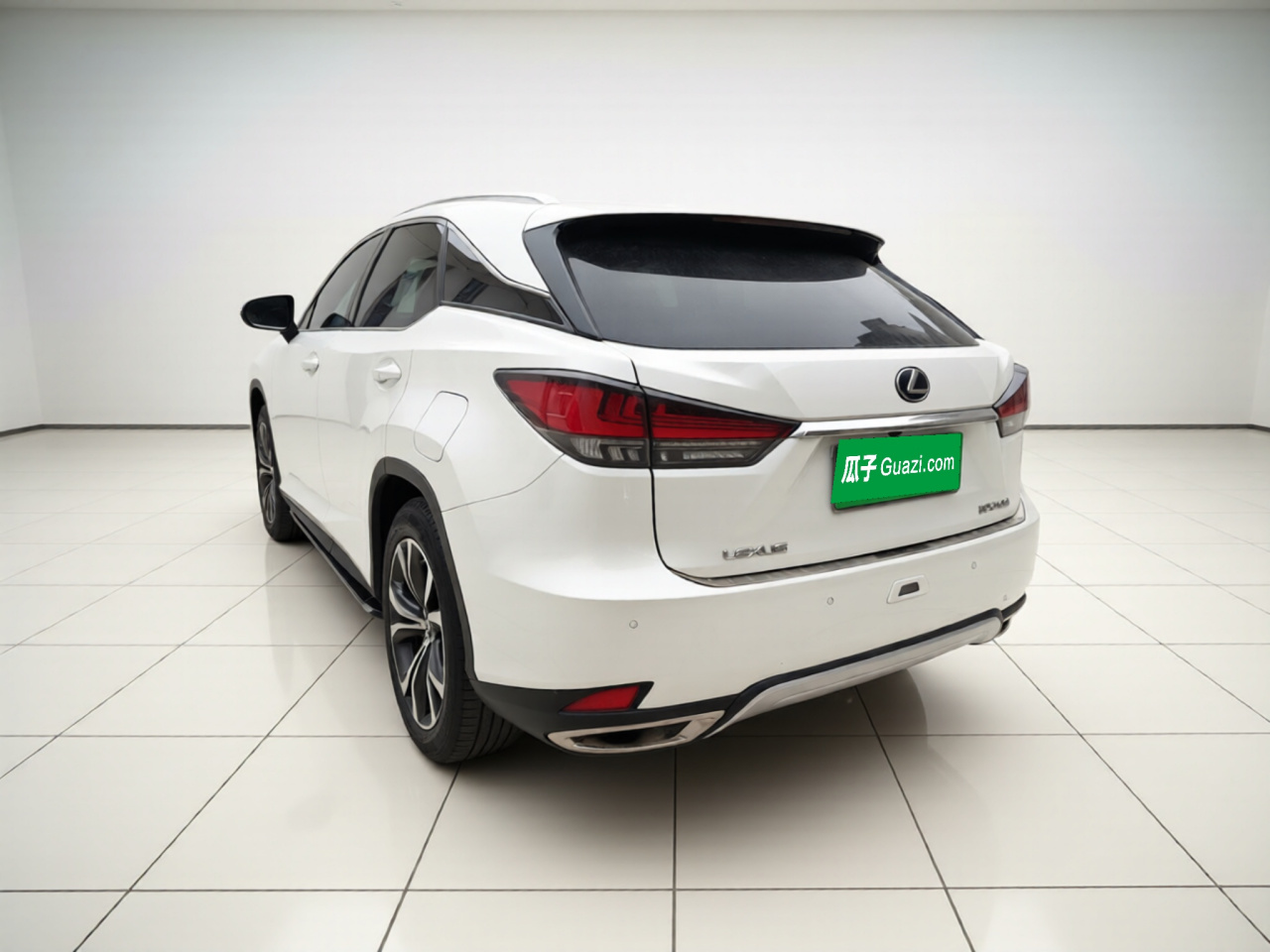 RX 2020 Facelift 300 AWD Luxury photo 4