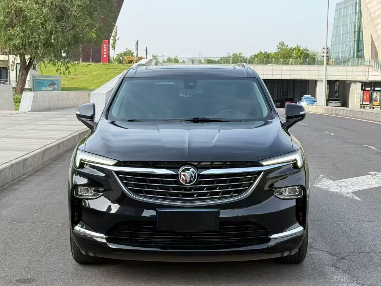 2022 652T AWD Premium 7-Seater photo 2