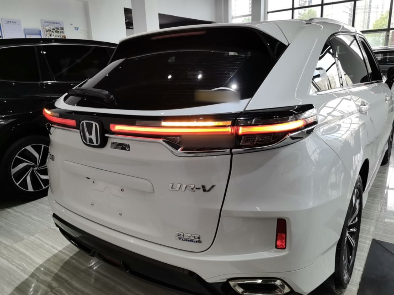 UR-V 2020 370TURBO RWD photo 5