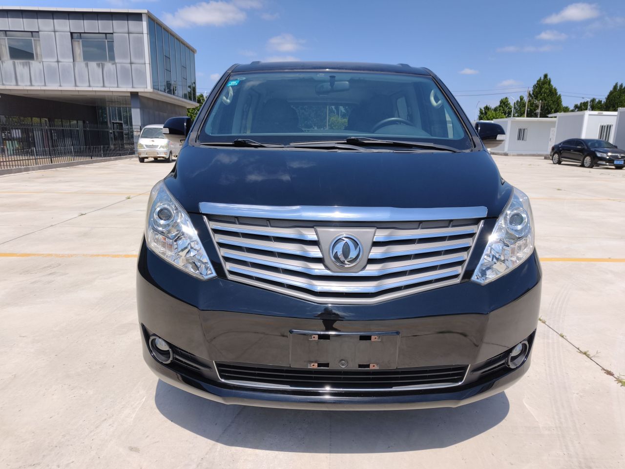 Lingzhi PLUS 2021 2.0L MT Luxury 7-Seater photo 3