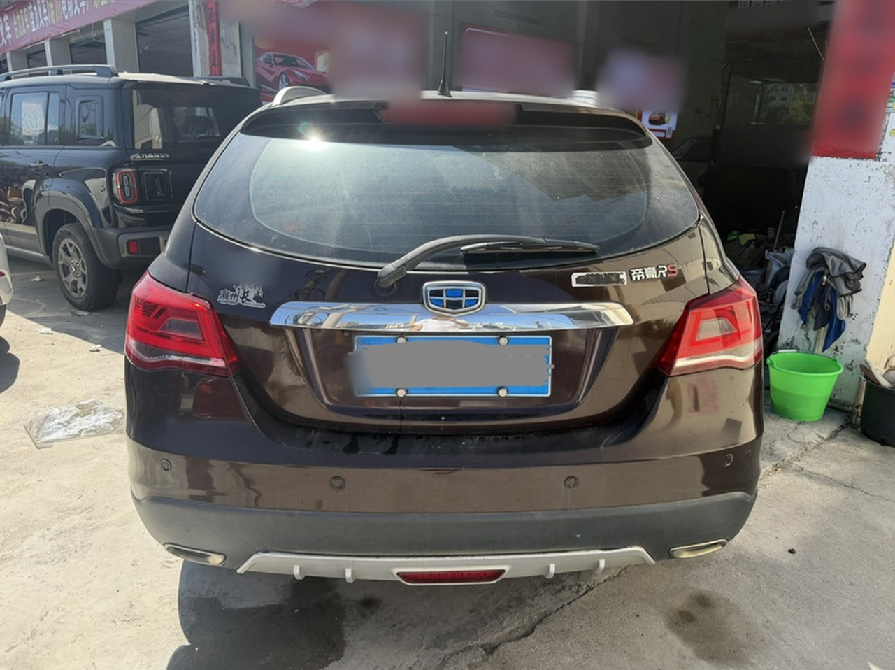 Emgrand 2017 Hatchback RS 1.5L CVT photo 5