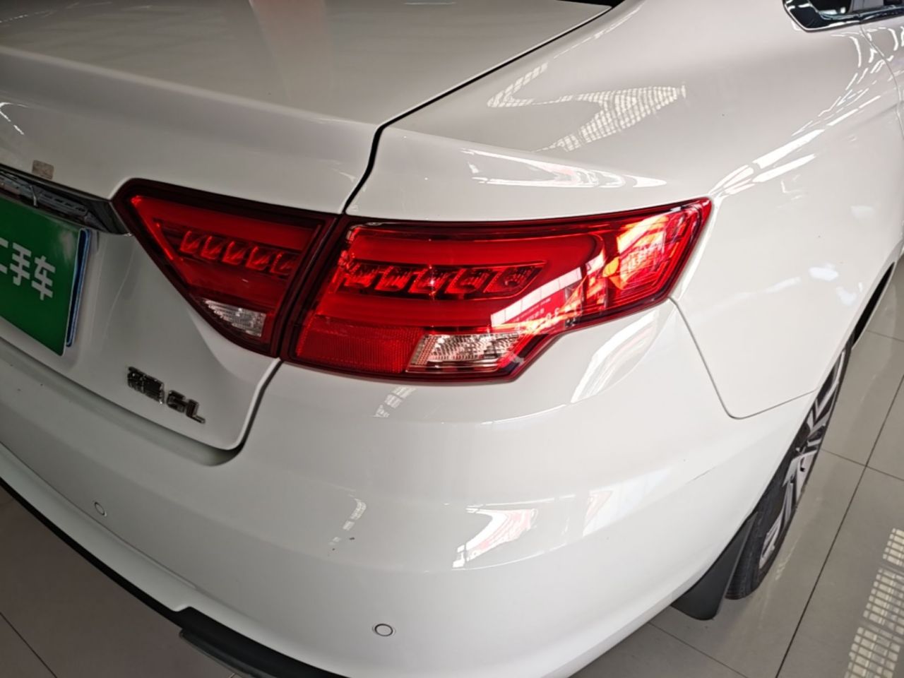 Emgrand GL 2019 1.4T CVT Premium Smart photo 2