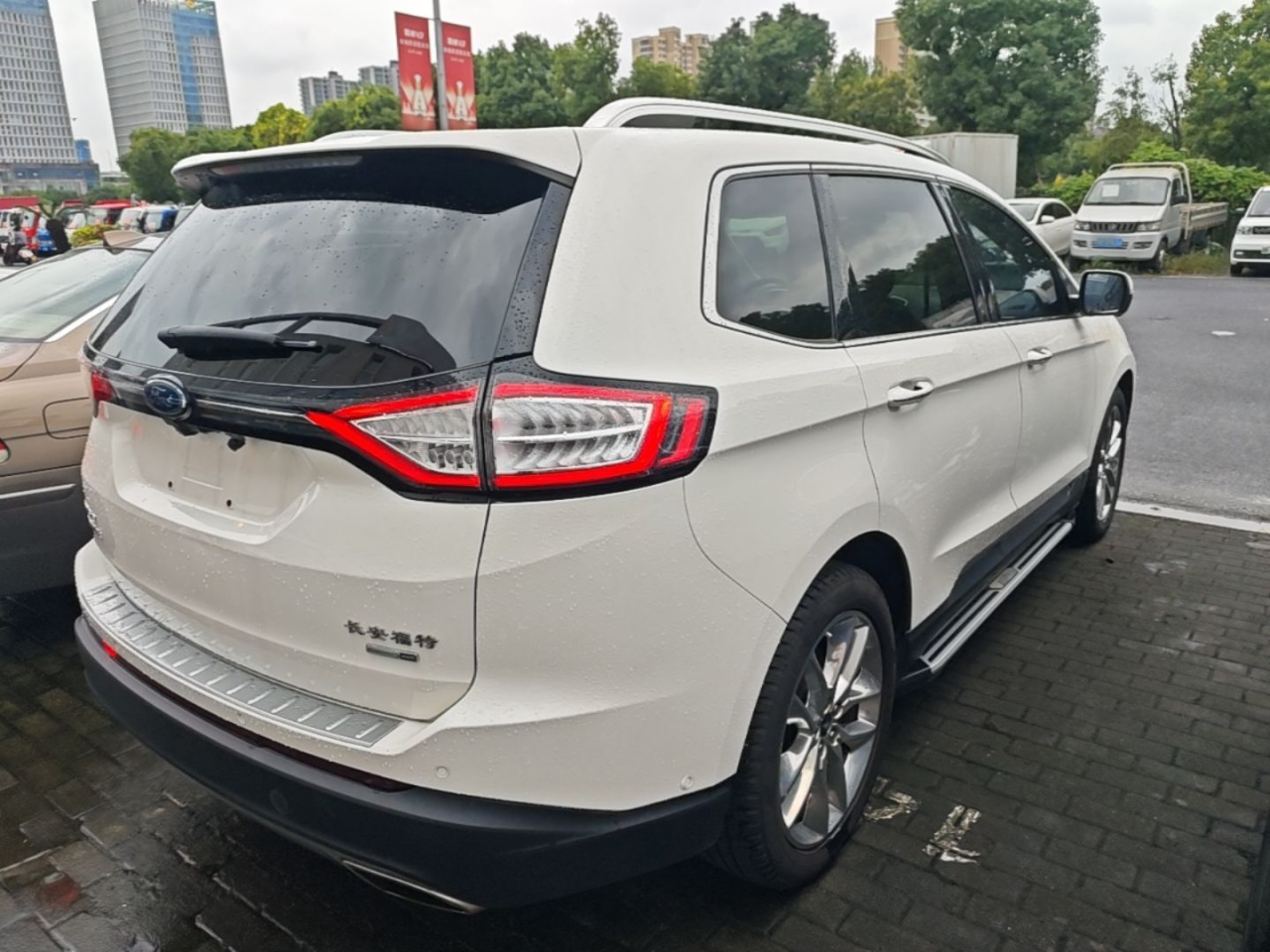 Edge 2016 EcoBoost 245 AWD 7-Seater photo 4