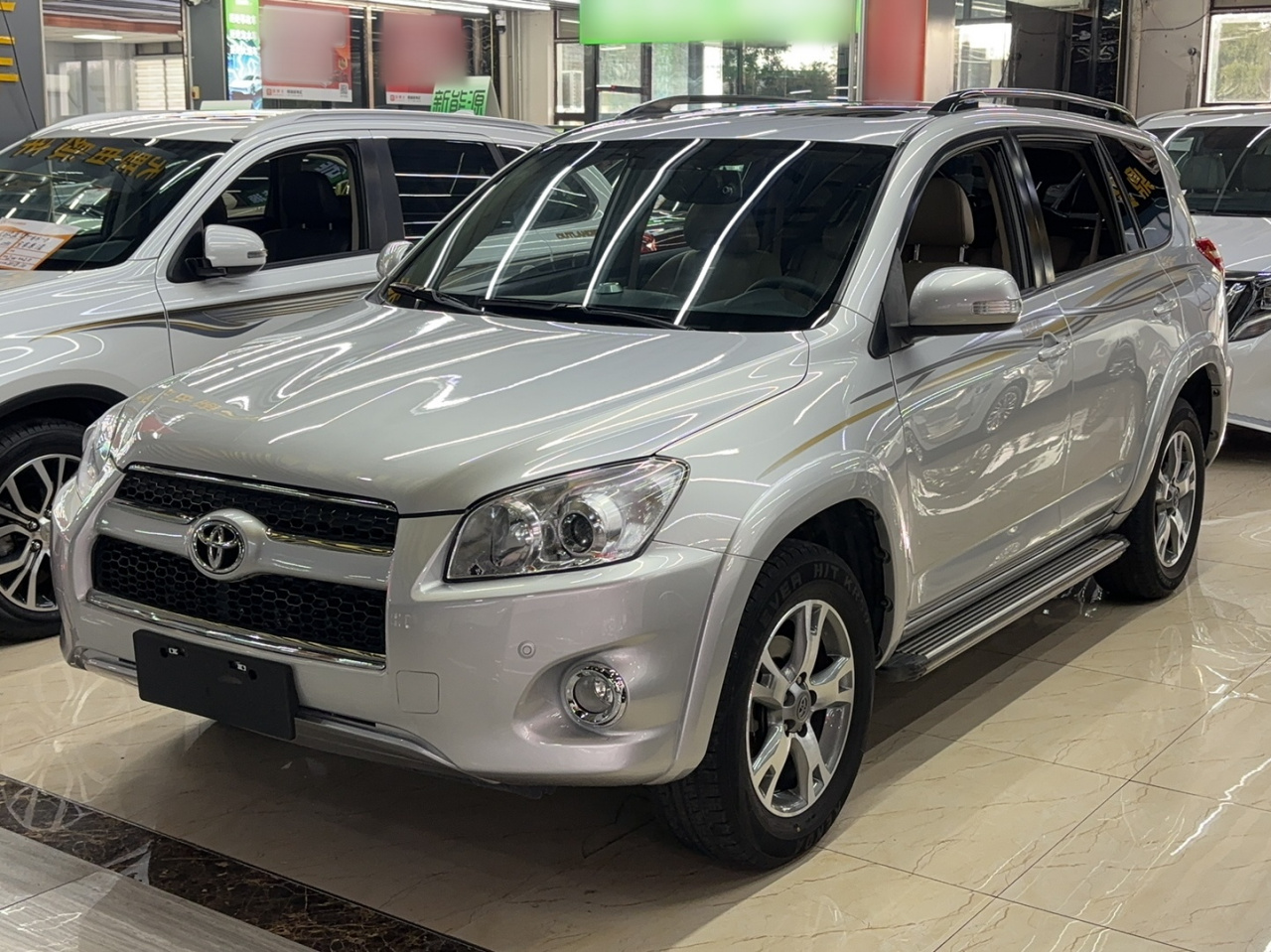 RAV4 2011 2.4L AT AWD Luxury
