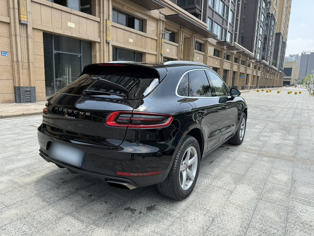 2016 Macan 2.0T photo 2