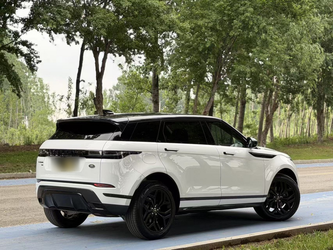 Range Rover Evoque 2022 Evoque L 249PS R-Dynamic Luxury photo 3