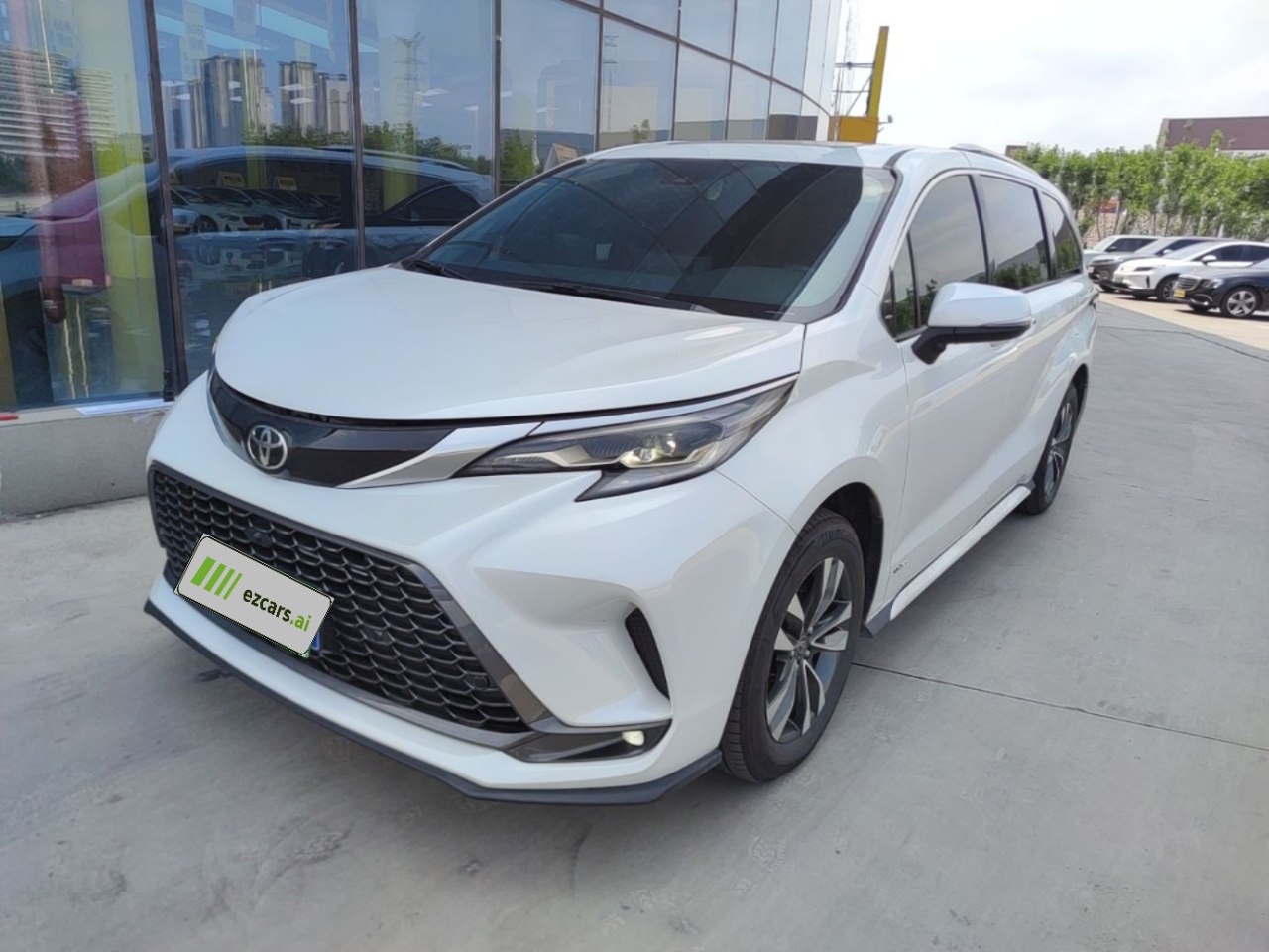 Granvia 2024 2.5L Hybrid Luxury