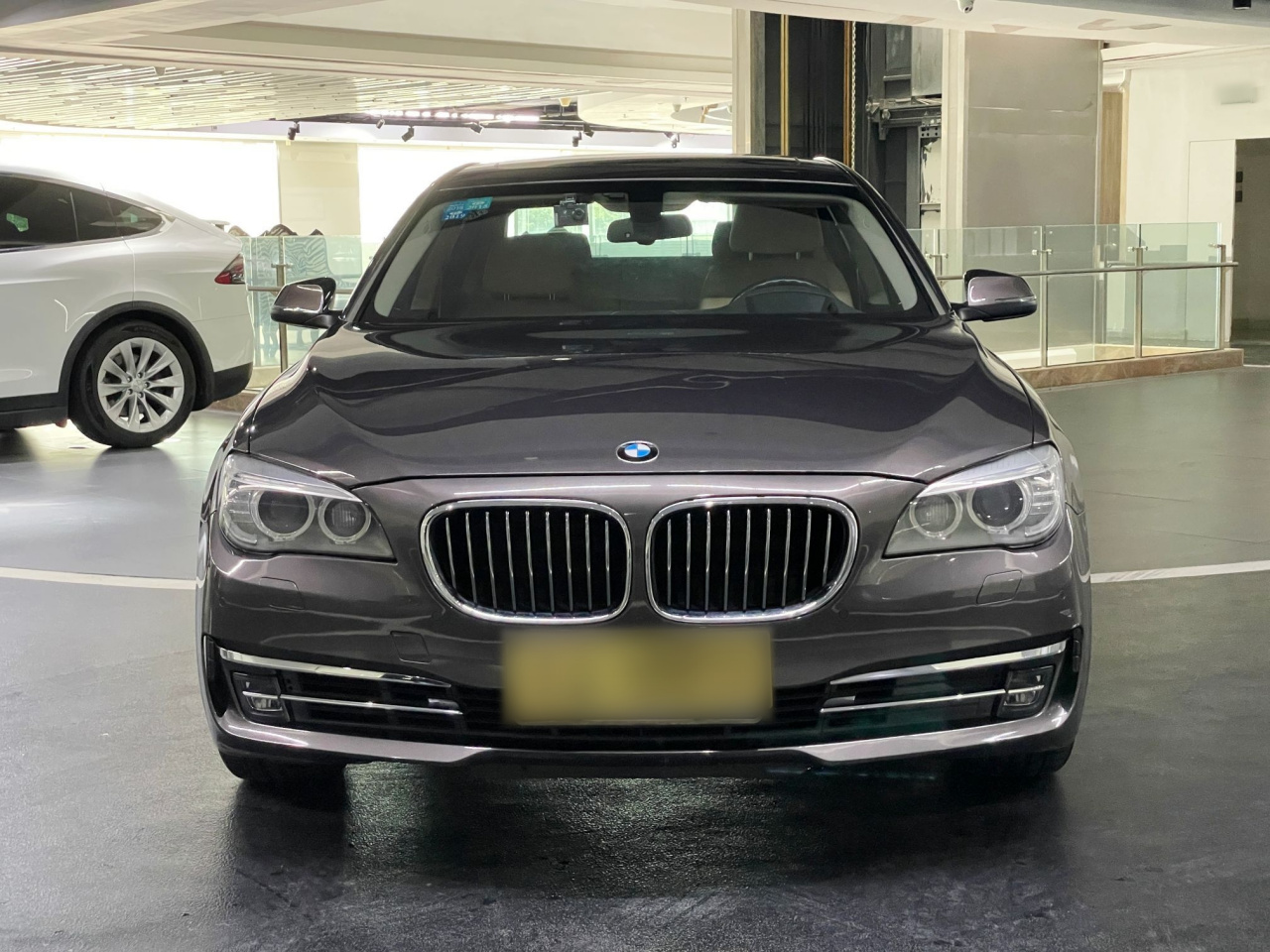 7 Series 2013 740Li Leading photo 2