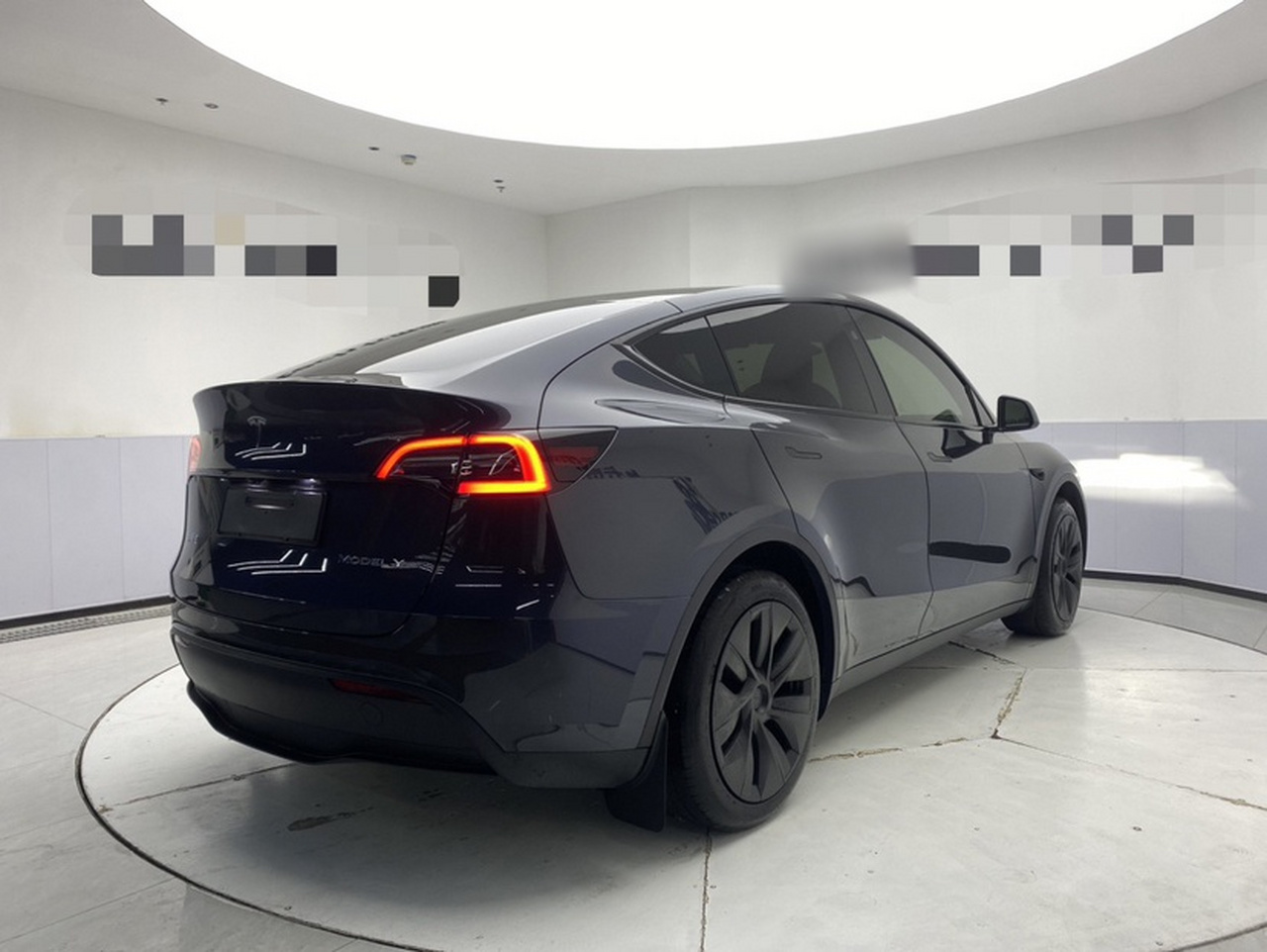 Model Y 2024 RWD photo 2