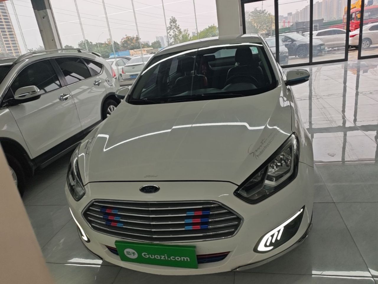Escort 2017 Facelift 1.5L AT Comfort photo 2