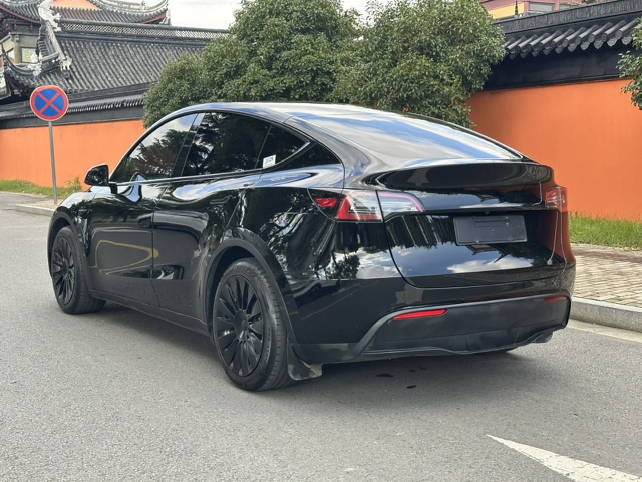 Model Y 2022 Facelift RWD photo 2