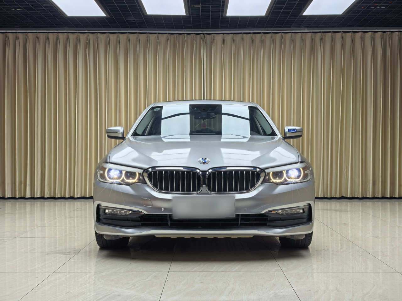 5 Series 2018 528Li Special photo 3