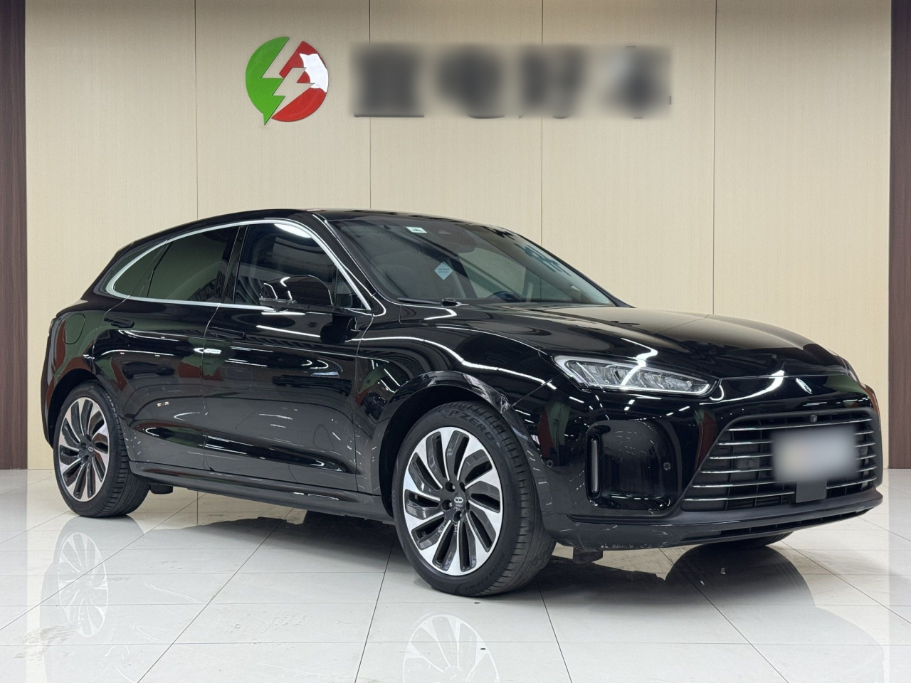 HIMA AITO M5 2022 EREV AWD Performance photo 3