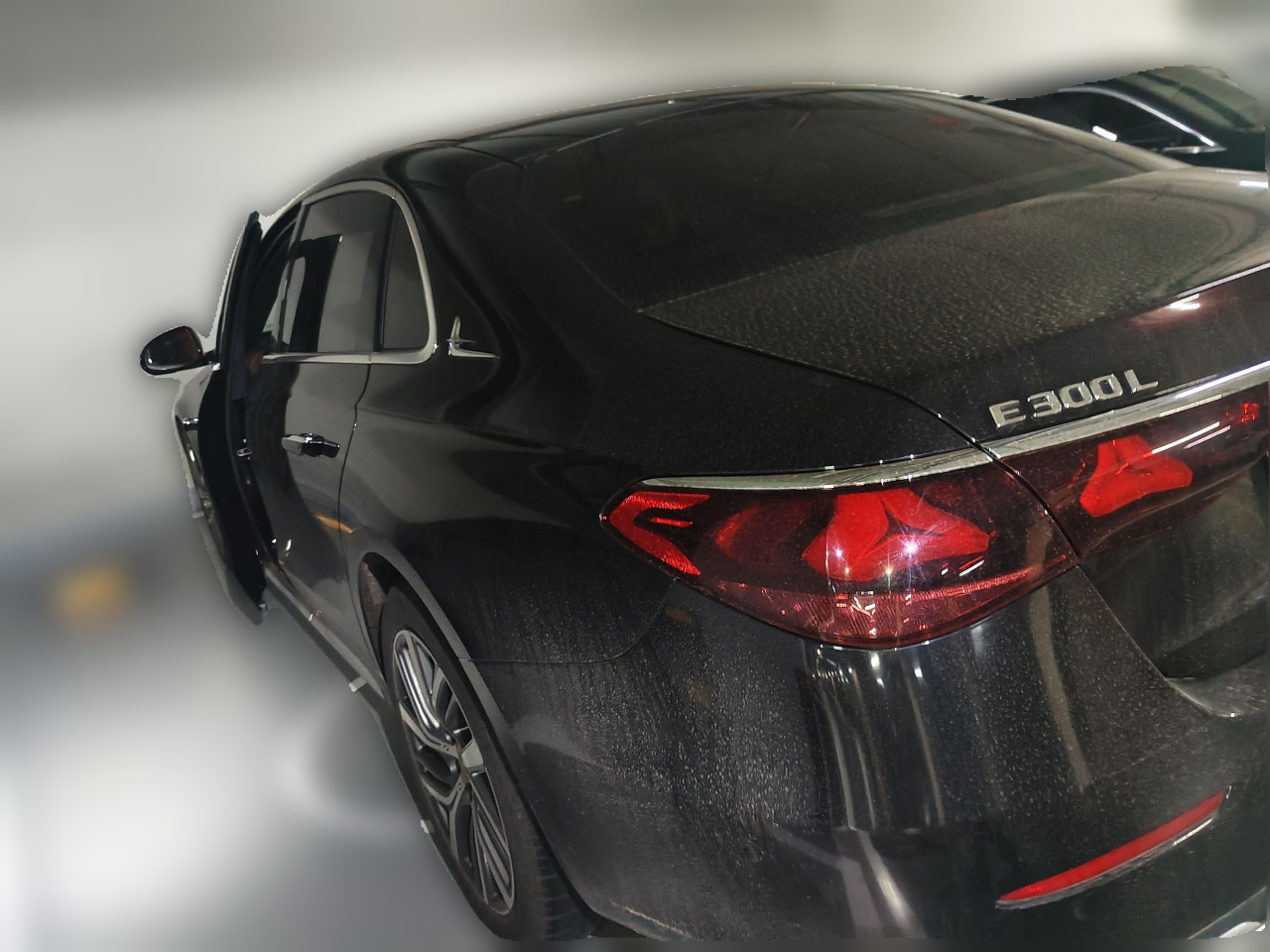 E-Class 2024 E 300 L Fashion photo 4