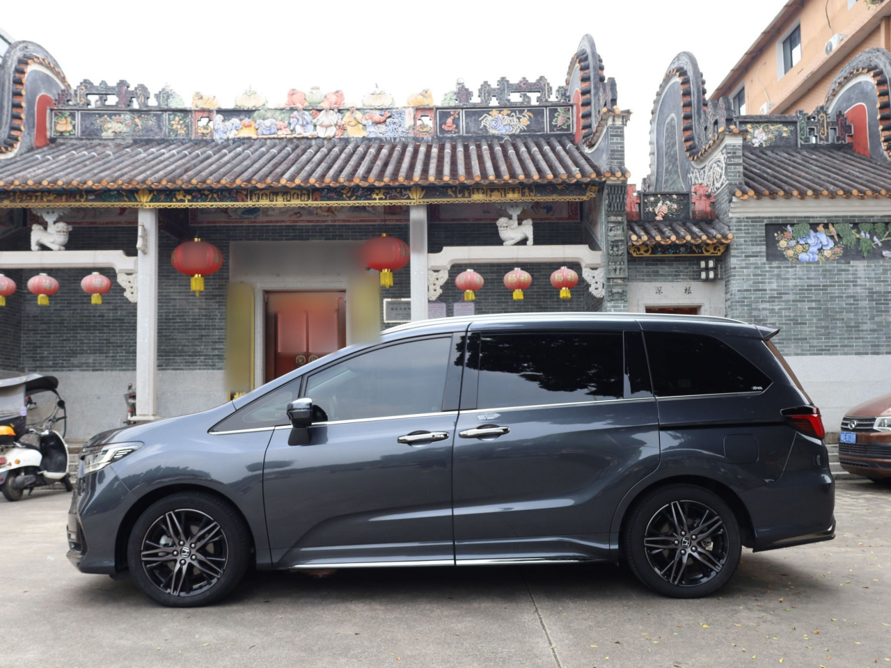 Odyssey 2022 2.0L e:HEV Supreme photo 4