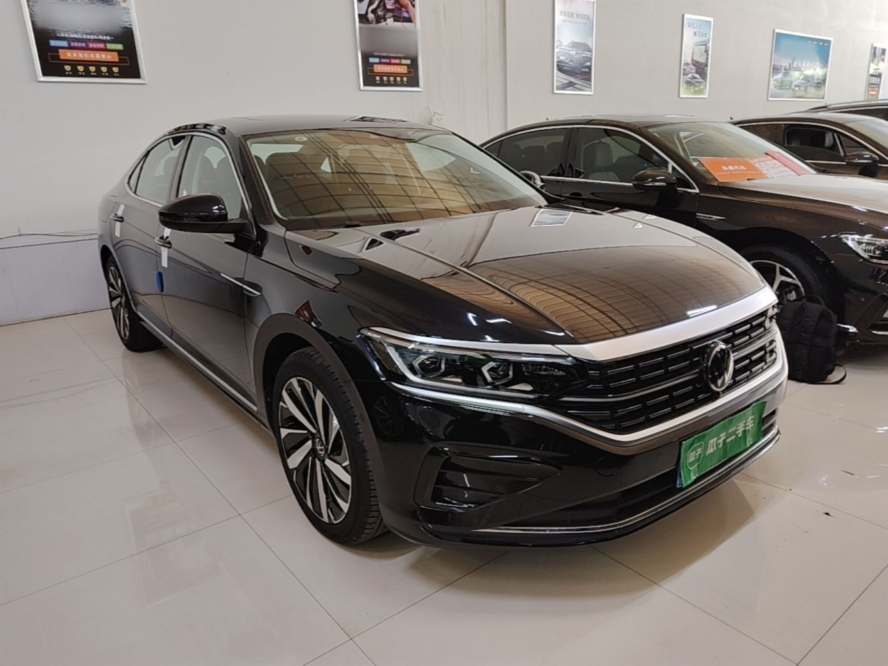 Passat 2024 380TSI Luxury photo 3