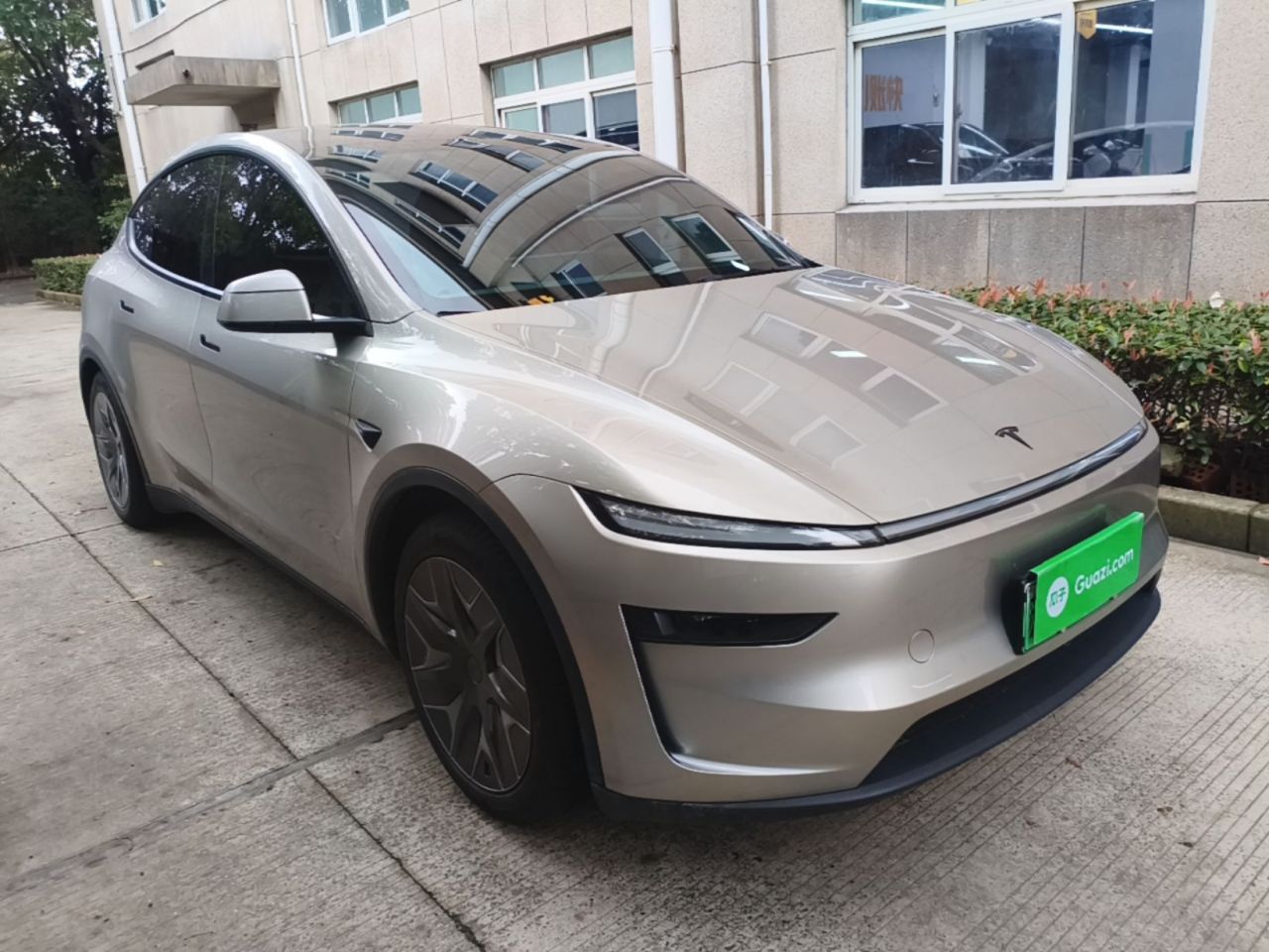 Model Y L 2025 Long Range AWD photo 5
