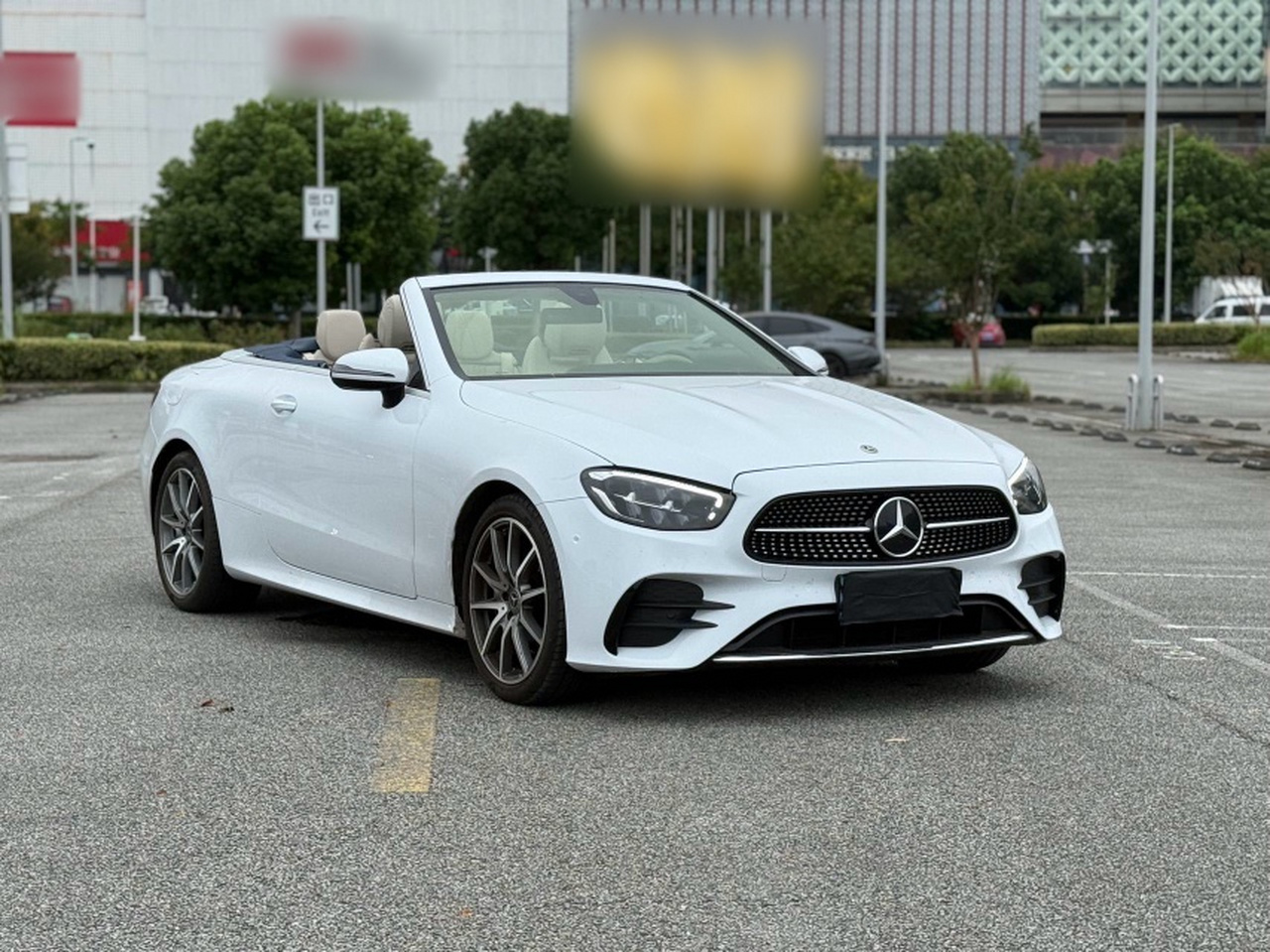 E-Class Imported 2023 Facelift E 260 4MATIC Convertible Coupe photo 4