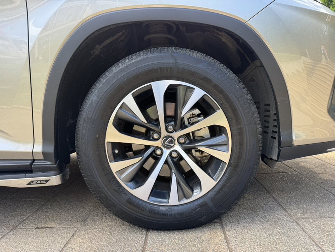 RX 2020 Facelift 300 RWD Elite photo 3