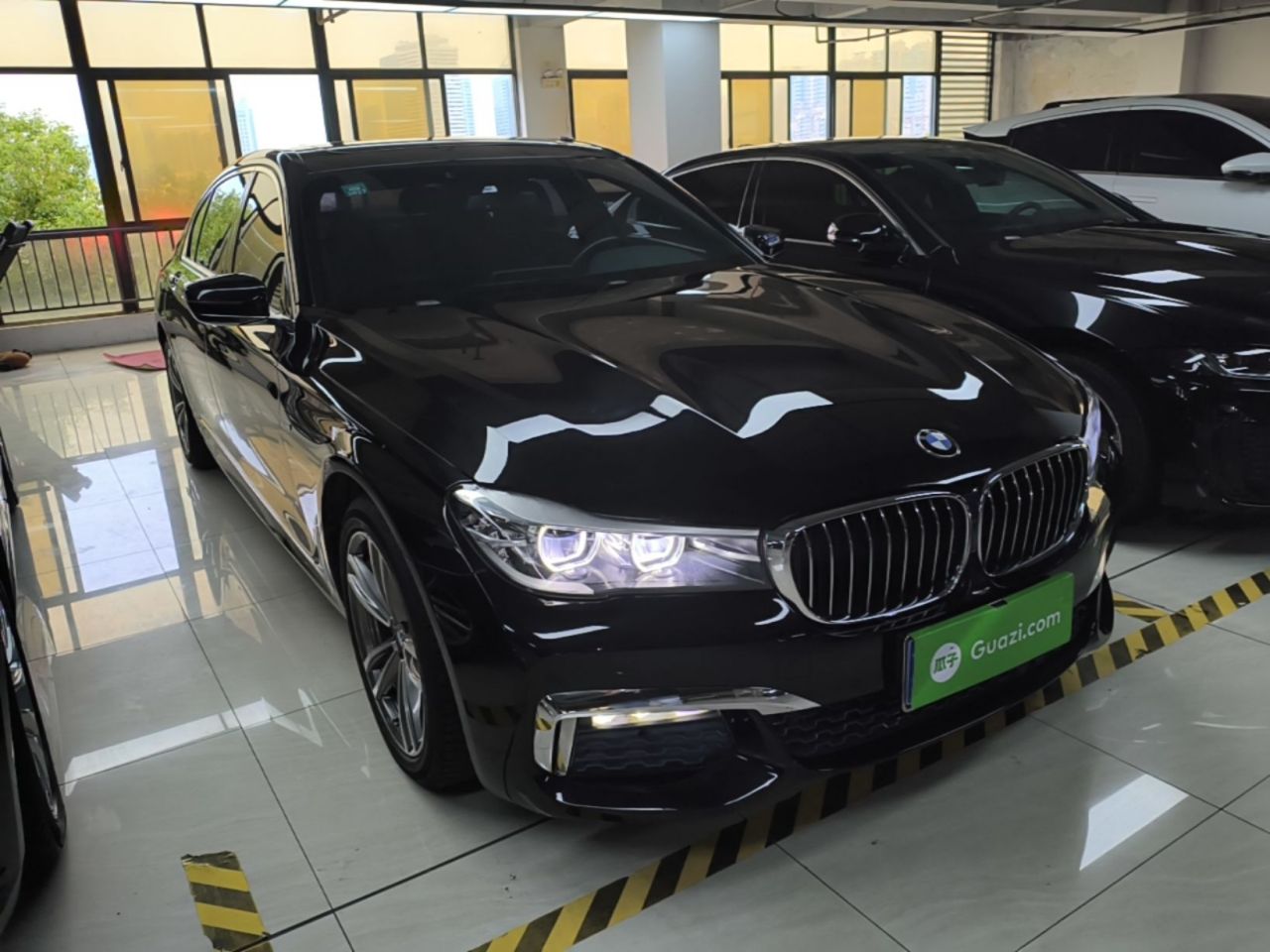7 Series 2018 730Li Leading M Sport Package photo 3