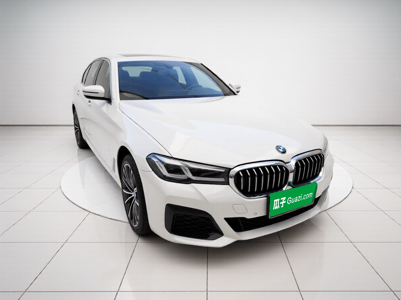 5 Series 2022 530Li Leading M Sport Package photo 3